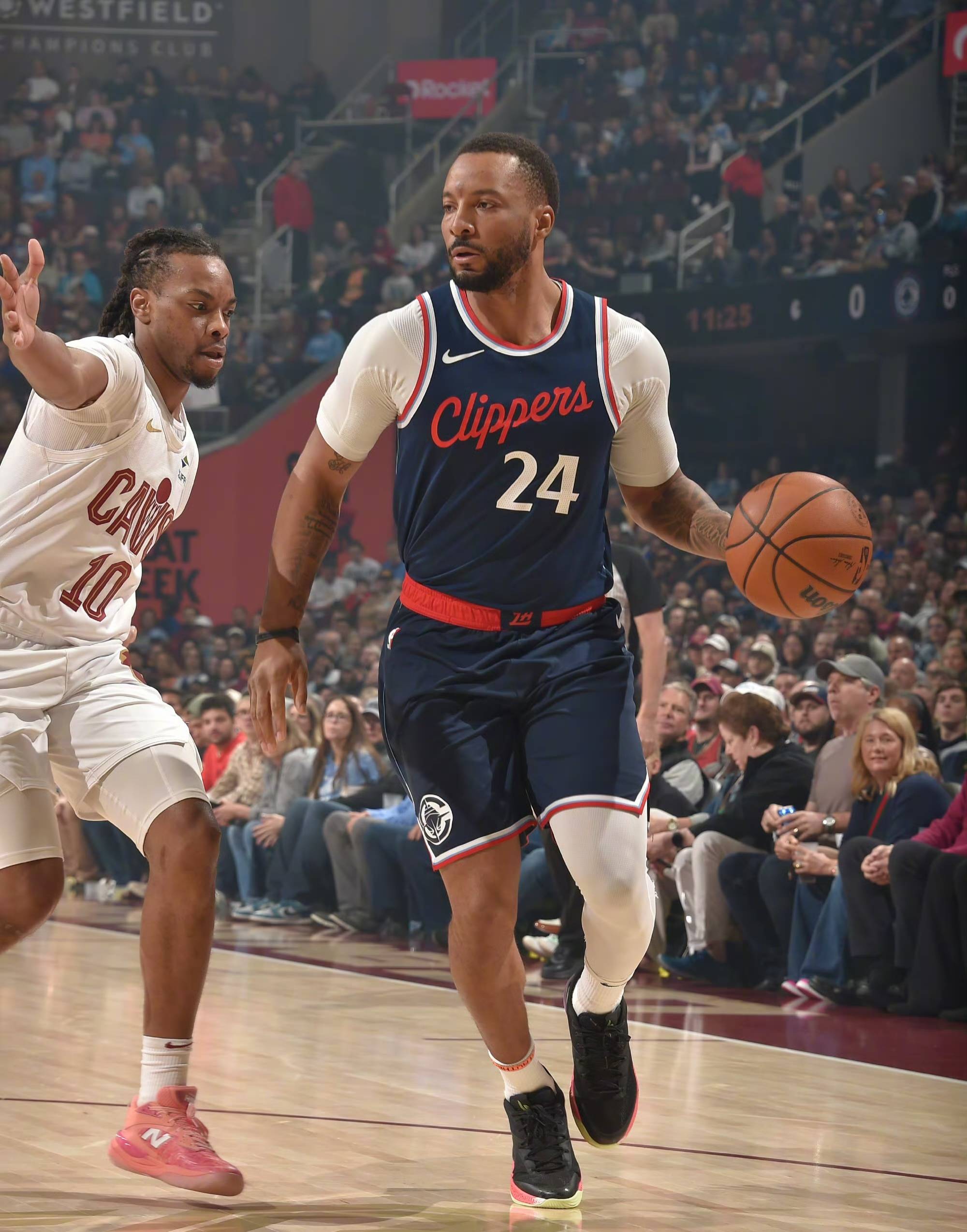 快船队士气高涨备战新赛季