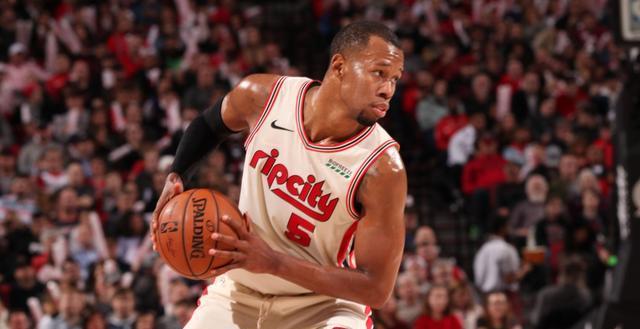 爱游戏官方-开拓者遭遇伤病困扰，战绩下滑