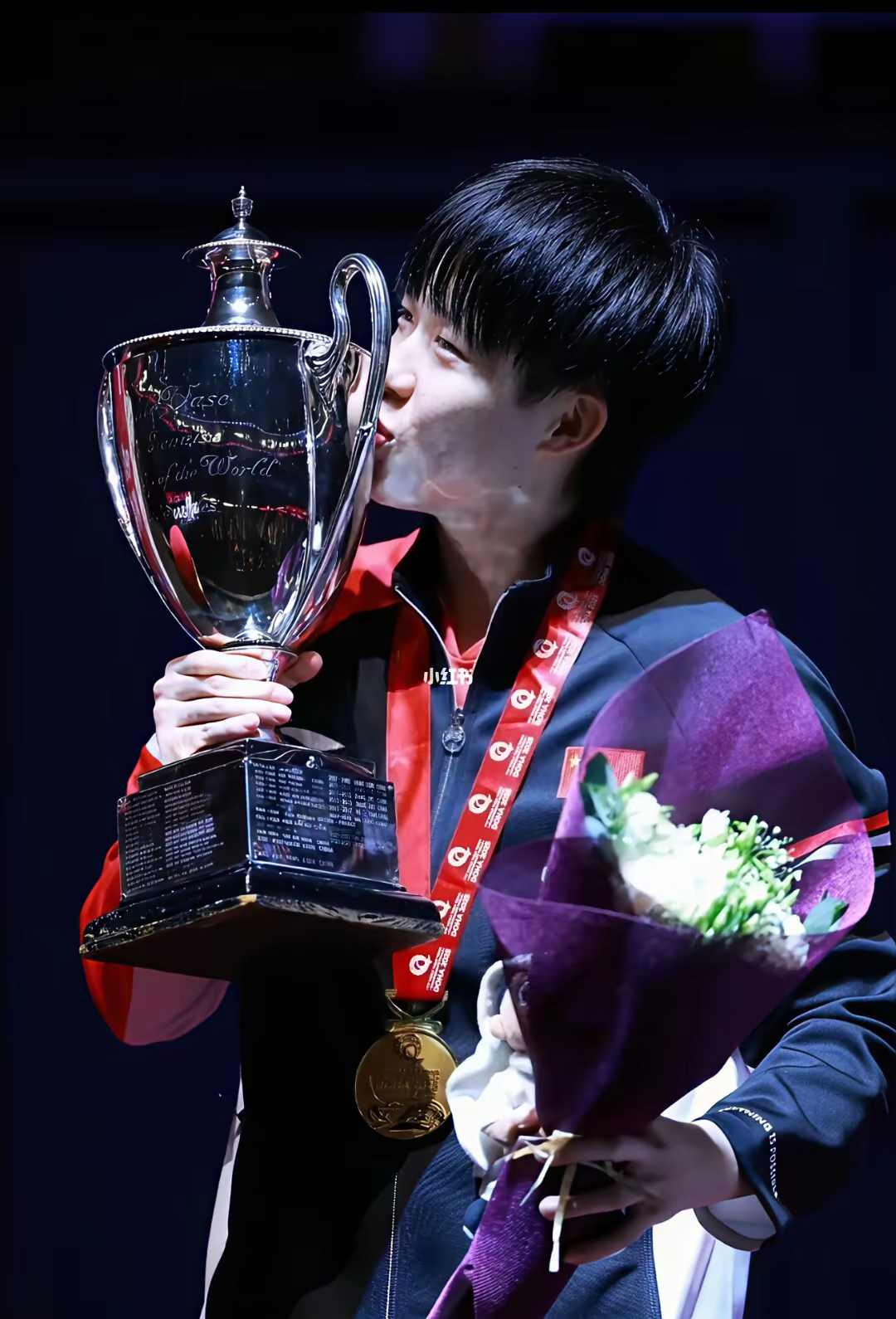 体育传奇，金牌芳香傲视群雄的简单介绍