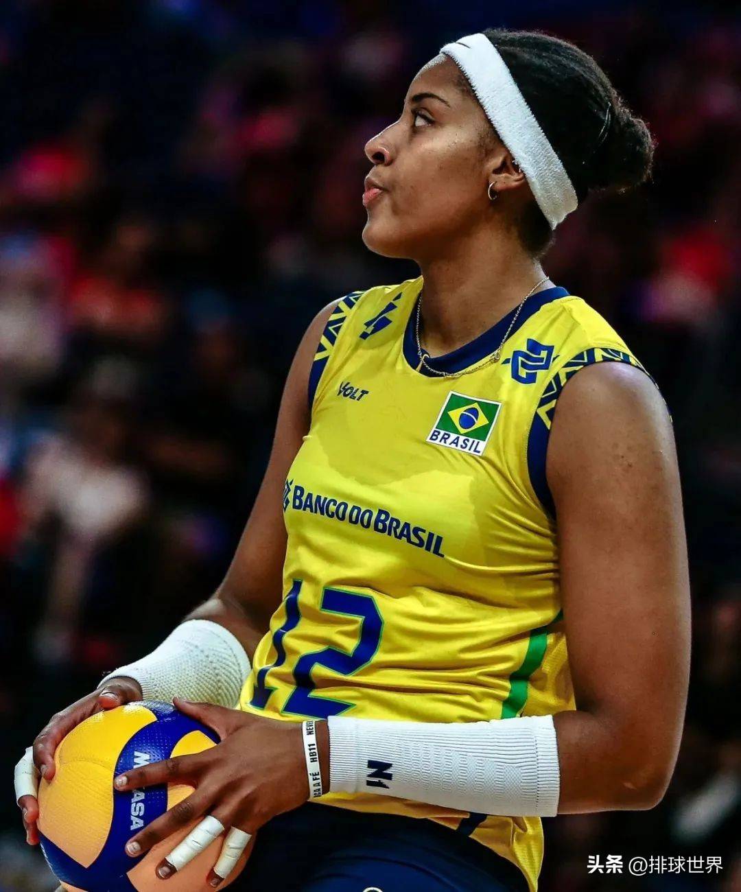 巴西女排队员奋勇拼搏，夺取冠军