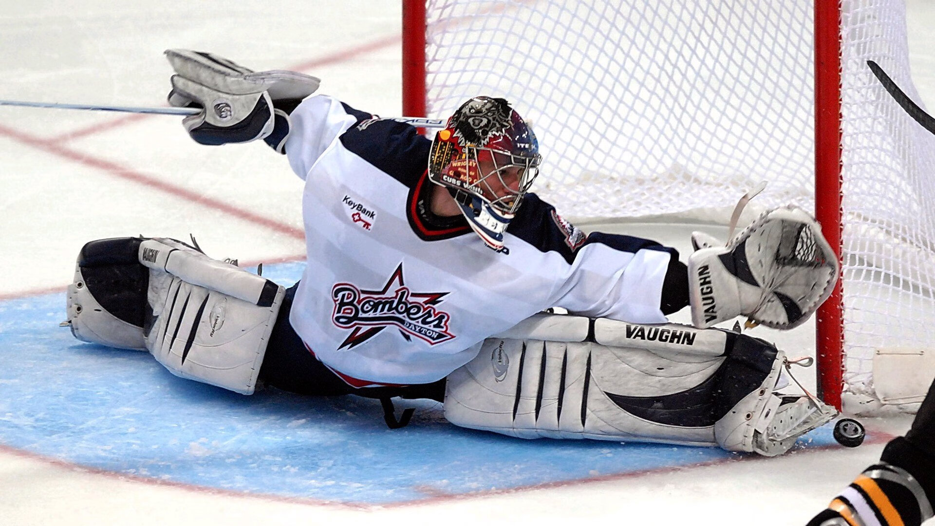 历史性的逆袭，穆雷带伤鏖战五盘，年终总决赛险胜封王改写英国79年传奇